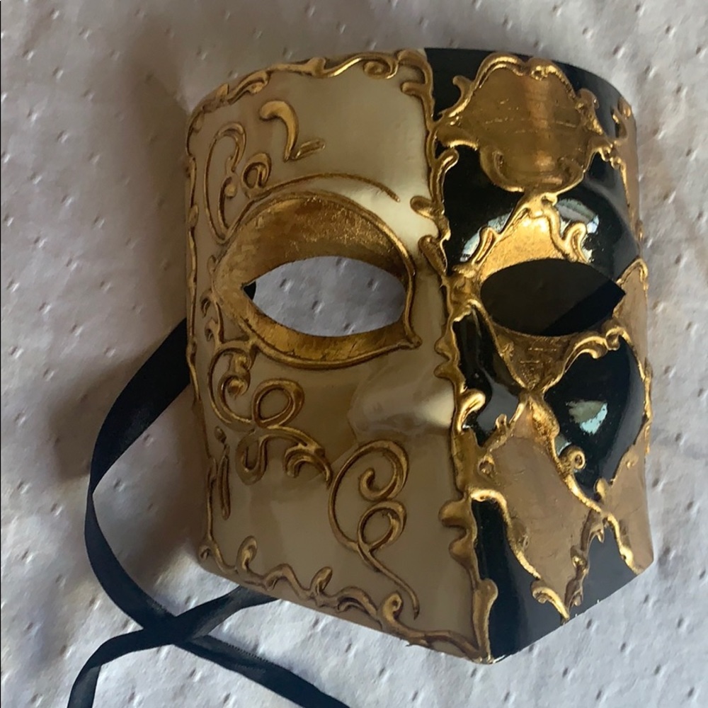 Face Mask - Picture 5 of 6